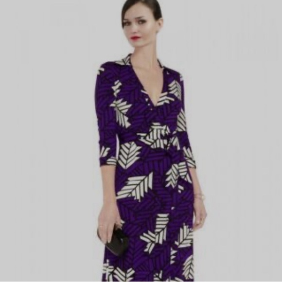 VGUC Diane Von Furstenberg sleeveless purple black and white wrap dress - Picture 12 of 12